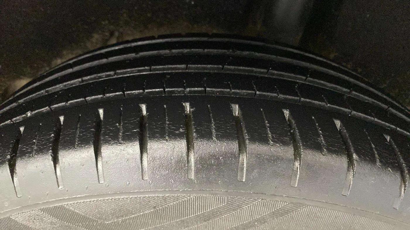 2019 Maruti Baleno ALPHA CVT PETROL 1.2, Petrol, Automatic, 26,001 km, Left Rear Tyre Tread