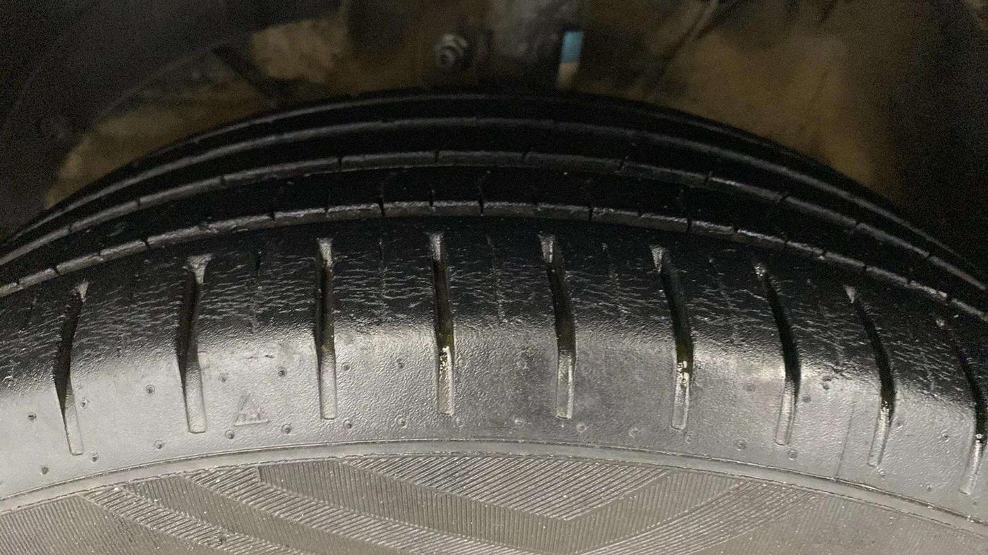 2019 Maruti Baleno ALPHA CVT PETROL 1.2, Petrol, Automatic, 26,001 km, Left Front Tyre Tread