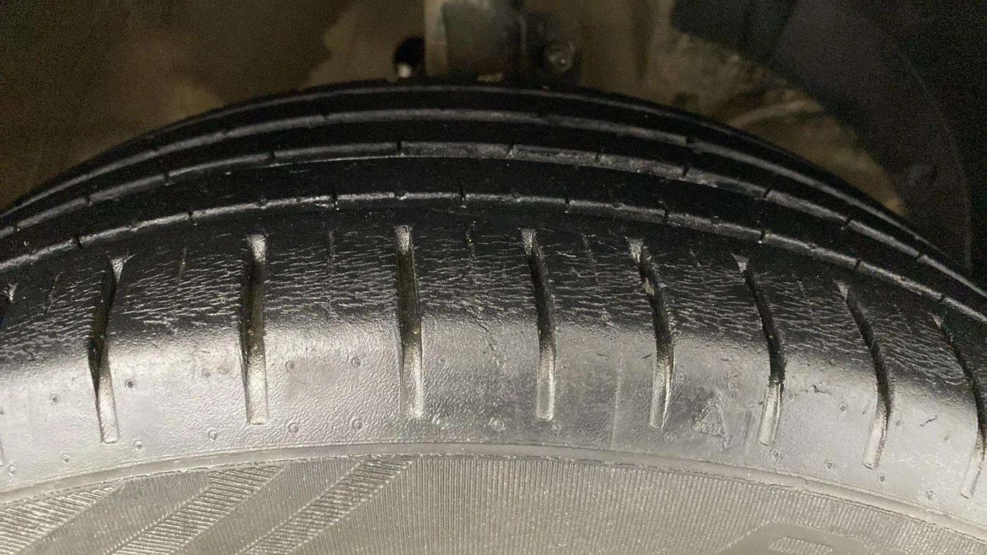 2019 Maruti Baleno ALPHA CVT PETROL 1.2, Petrol, Automatic, 26,001 km, Right Front Tyre Tread
