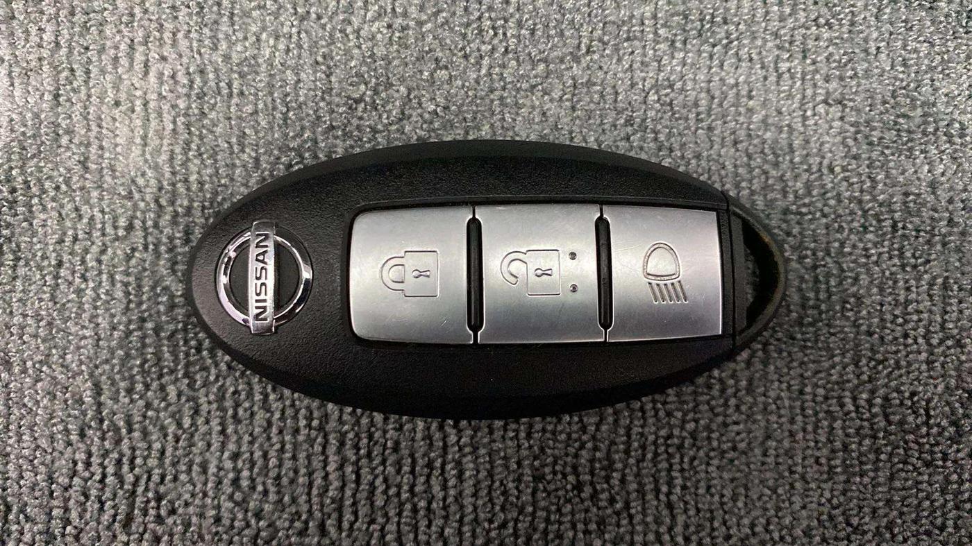 2017 Nissan Micra XV CVT, Petrol, Automatic, 28,171 km, Key Close Up