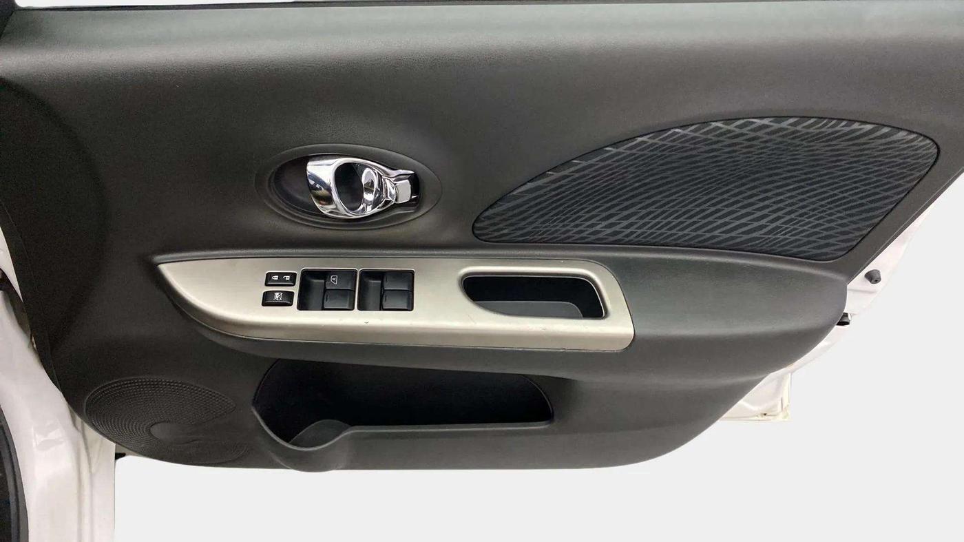 2017 Nissan Micra XV CVT, Petrol, Automatic, 28,171 km, Driver Side Door Panels Control