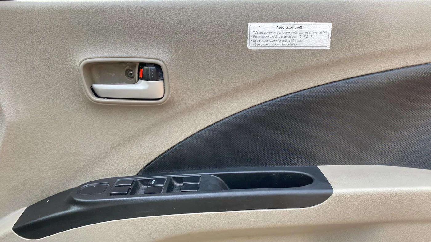 2015 Maruti Celerio VXI AMT, Petrol, Automatic, 31,160 km, Driver Side Door Panels Control