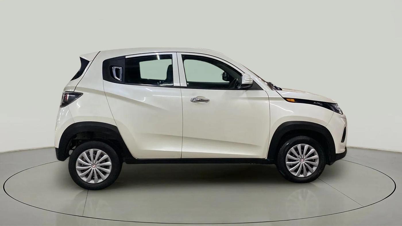 2018 Mahindra KUV 100 NXT K4+ P 6 STR, Petrol, Manual, 54,570 km, Right Side View