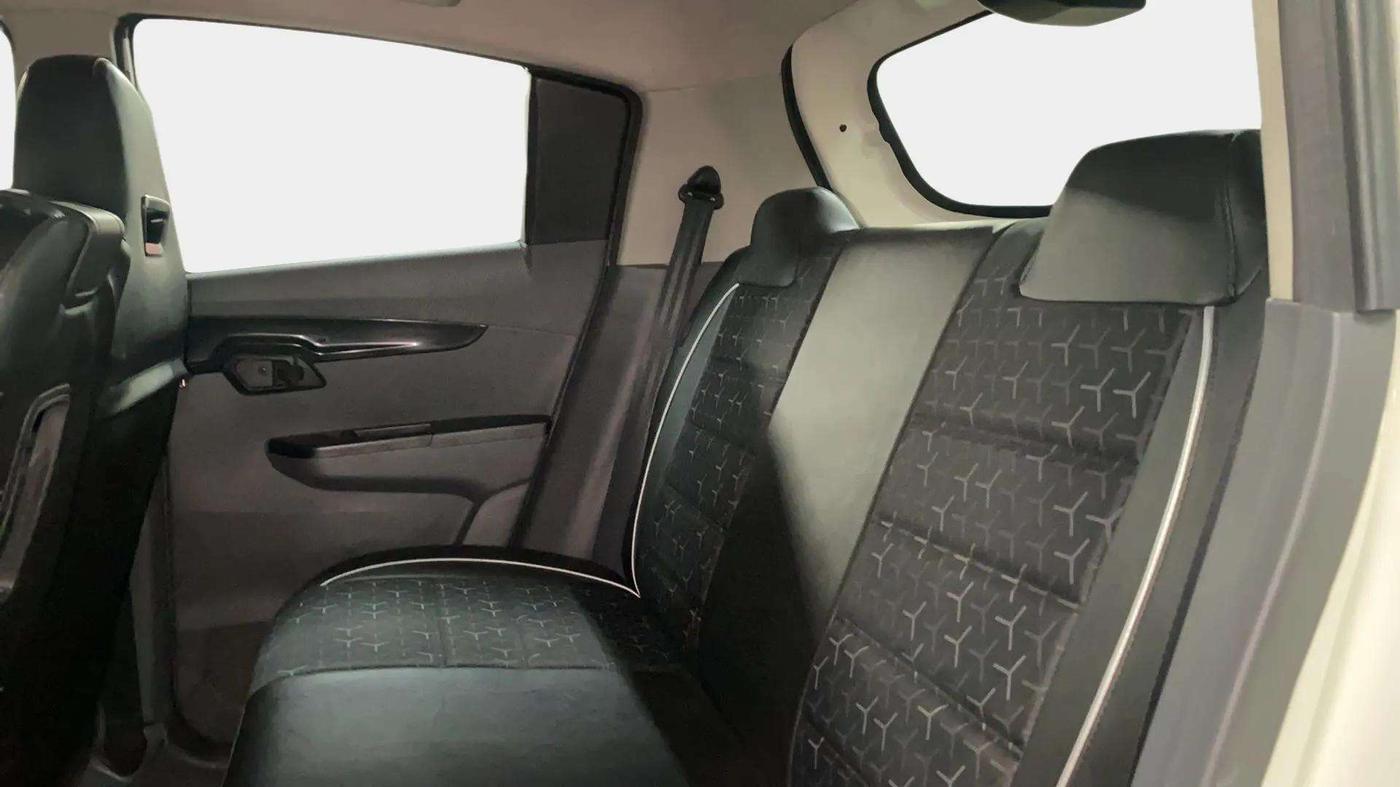 2018 Mahindra KUV 100 NXT K4+ P 6 STR, Petrol, Manual, 54,570 km, Right Side Rear Door Cabin