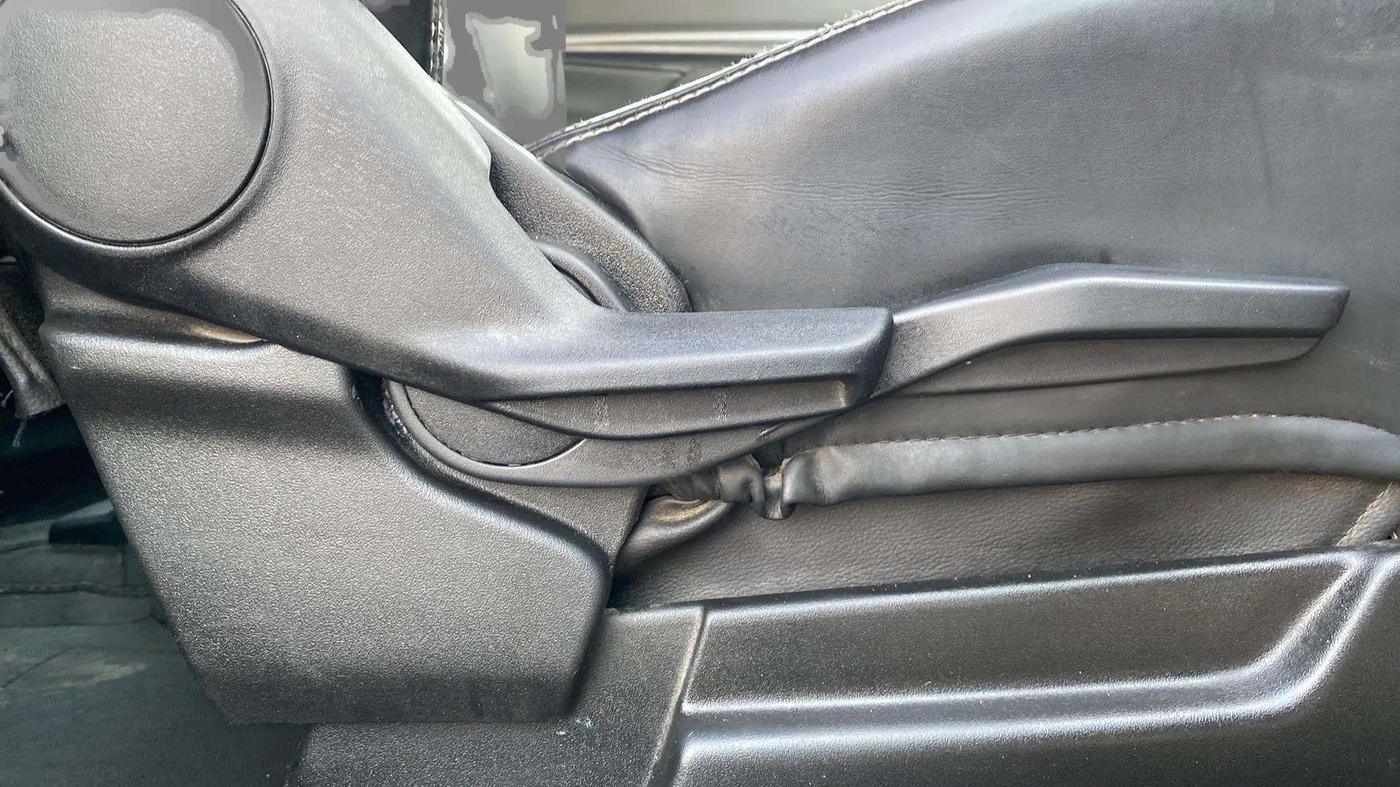 2022 Maruti XL6 ALPHA MT, CNG, Manual, 63,764 km, Driver Side Adjustment Panel