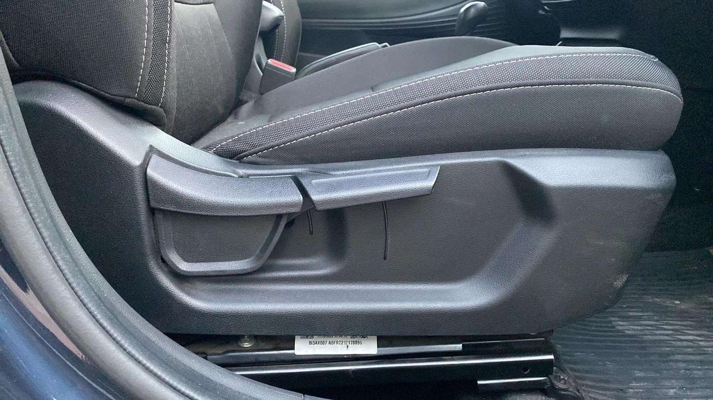 2022 Hyundai NEW I20 SPORTZ 1.2 MT, Petrol, Manual, 28,164 km, Driver Side Adjustment Panel