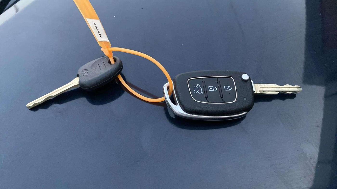 2022 Hyundai NEW I20 SPORTZ 1.2 MT, Petrol, Manual, 28,164 km, Key Close Up