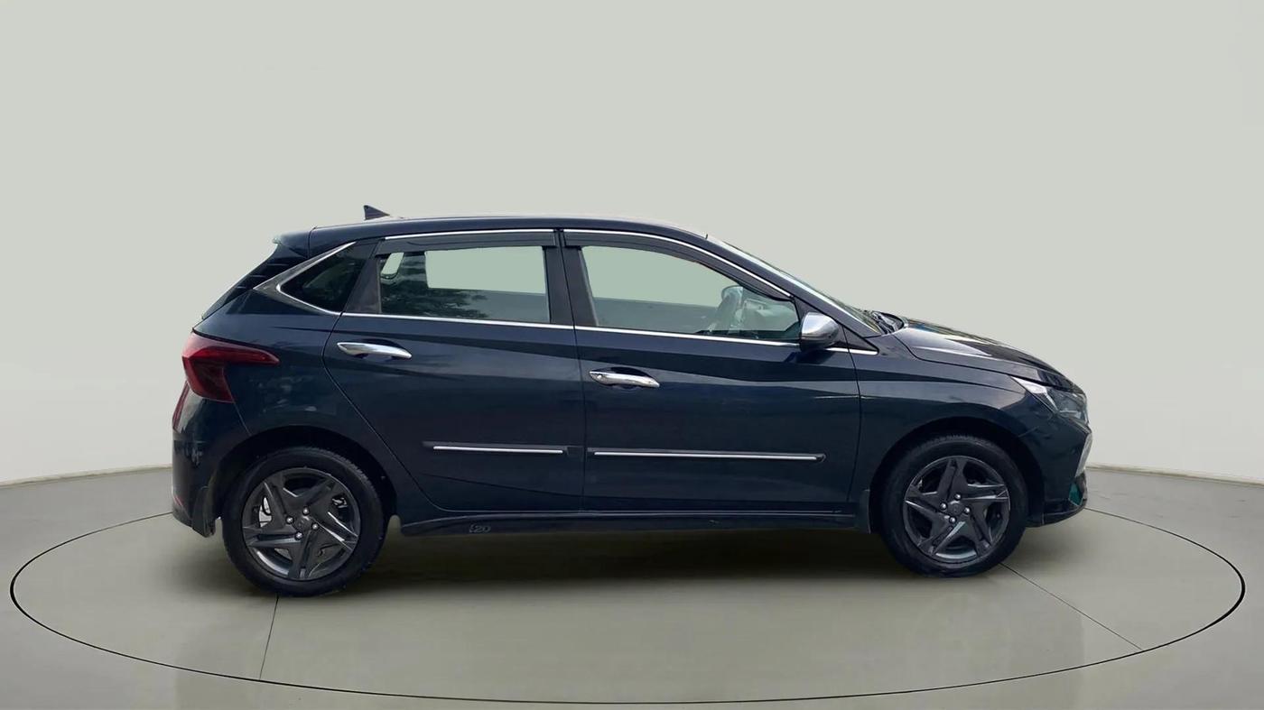 2022 Hyundai NEW I20 SPORTZ 1.2 MT, Petrol, Manual, 28,164 km, Right Side View