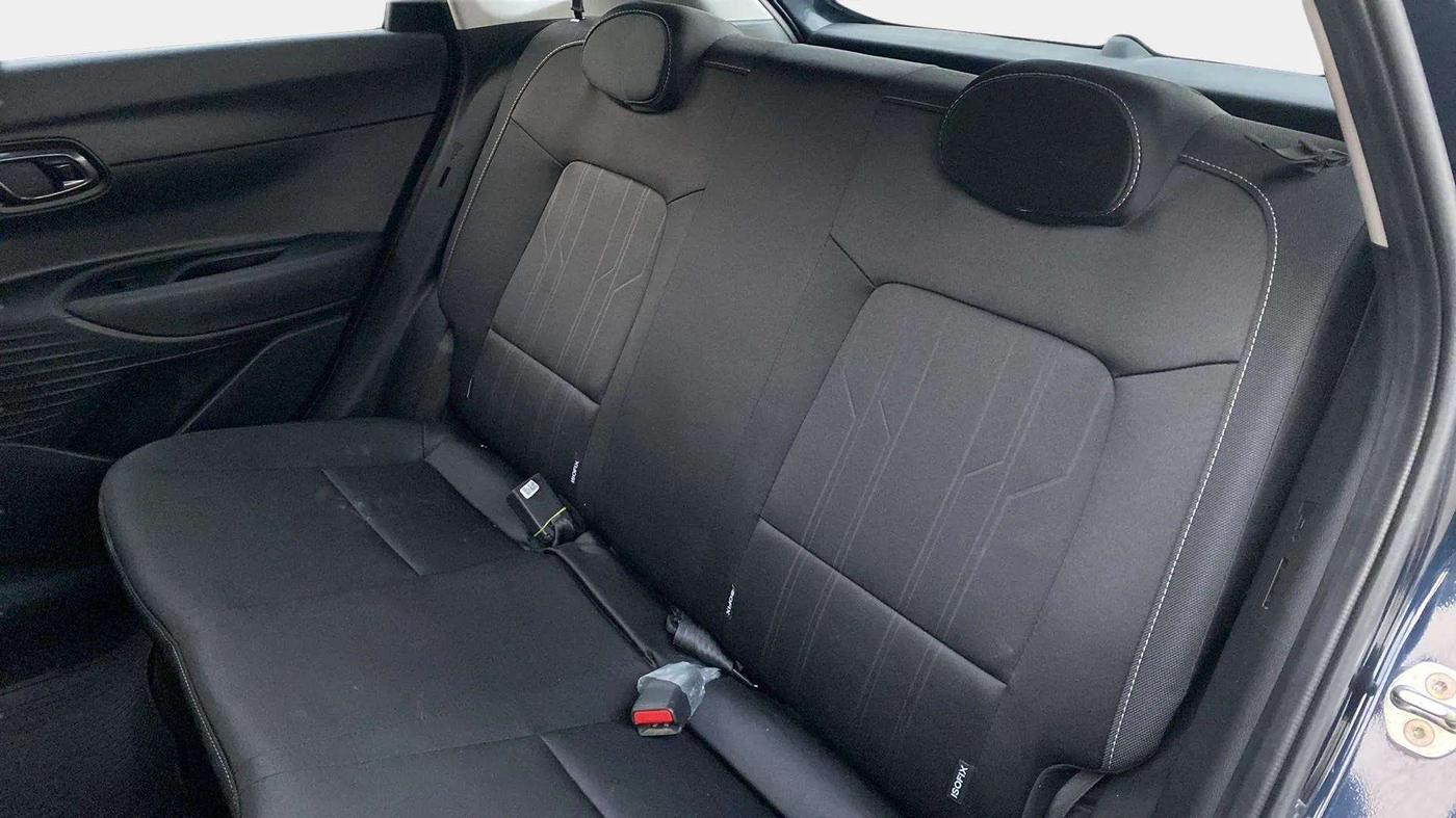 2022 Hyundai NEW I20 SPORTZ 1.2 MT, Petrol, Manual, 28,164 km, Right Side Rear Door Cabin