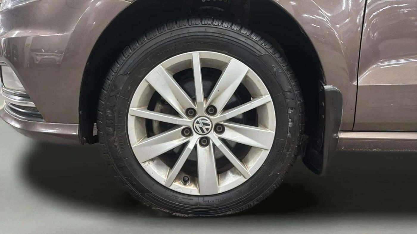 2017 Volkswagen Ameo HIGHLINE1.2L, Petrol, Manual, 39,144 km, Left Front Wheel
