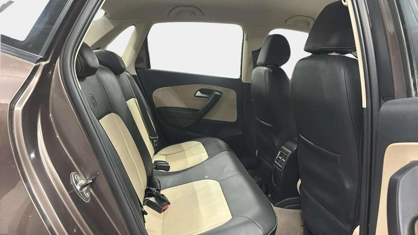 2017 Volkswagen Ameo HIGHLINE1.2L, Petrol, Manual, 39,144 km, Right Side Rear Door Cabin