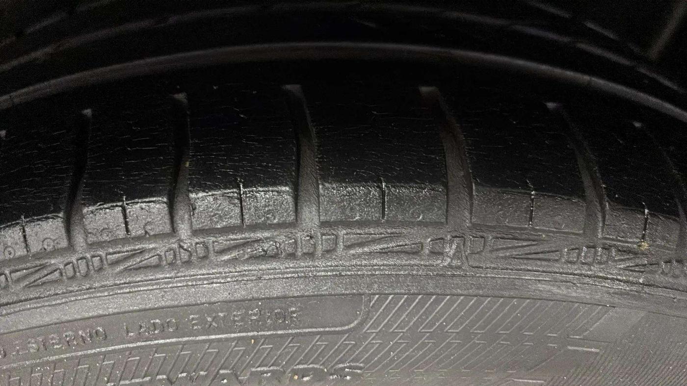 2017 Volkswagen Ameo HIGHLINE1.2L, Petrol, Manual, 39,144 km, Left Rear Tyre Tread