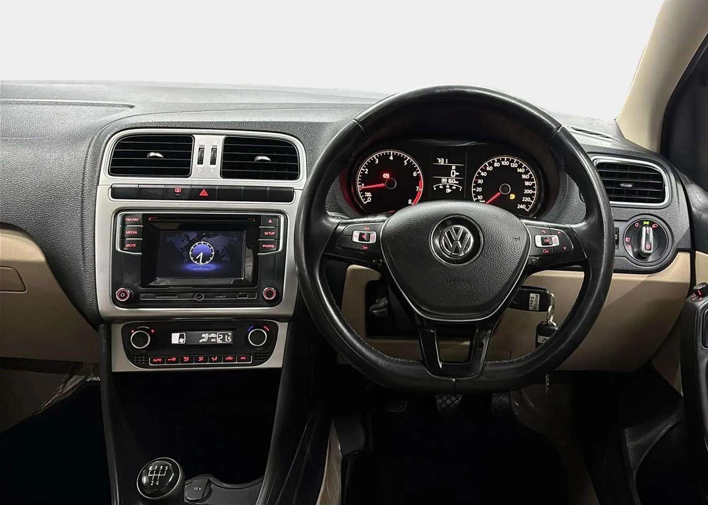 2017 Volkswagen Ameo HIGHLINE1.2L, Petrol, Manual, 39,144 km, Steering Wheel Close Up