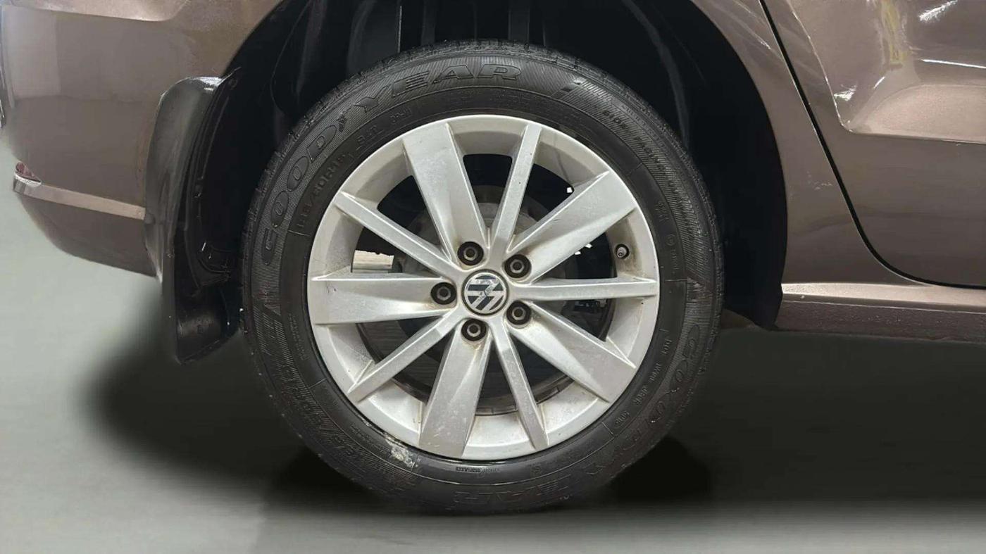 2017 Volkswagen Ameo HIGHLINE1.2L, Petrol, Manual, 39,144 km, Right Rear Wheel