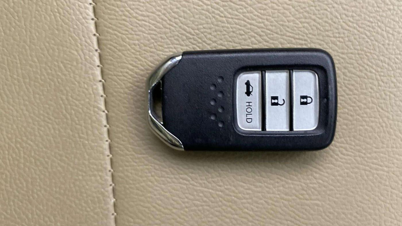 2020 Honda Amaze 1.2L I-VTEC VX, Petrol, Manual, 23,332 km, Key Close Up