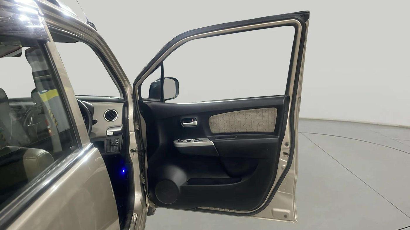 2016 Maruti Wagon R 1.0 VXI AMT, Petrol, Automatic, 55,182 km, RHS Front Door