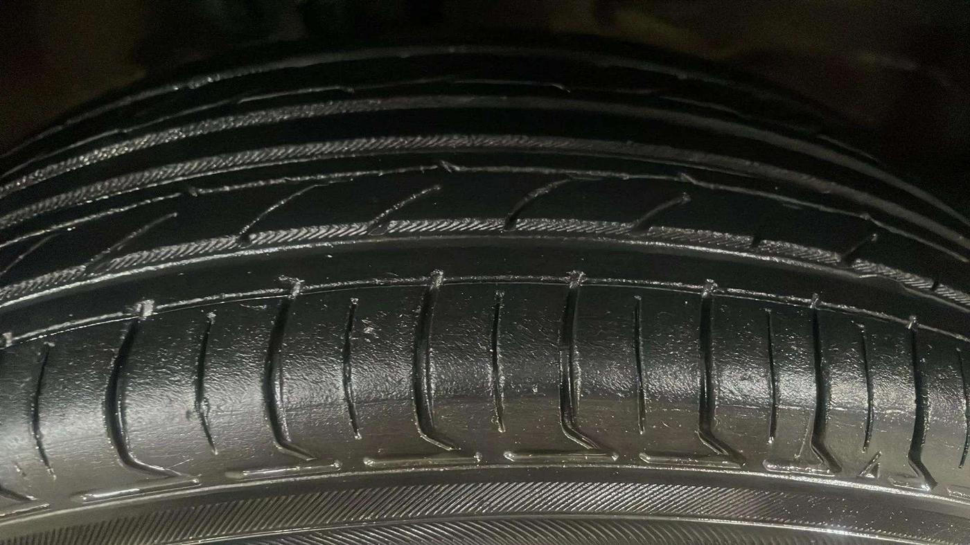 2016 Maruti Wagon R 1.0 VXI AMT, Petrol, Automatic, 55,182 km, Left Front Tyre Tread
