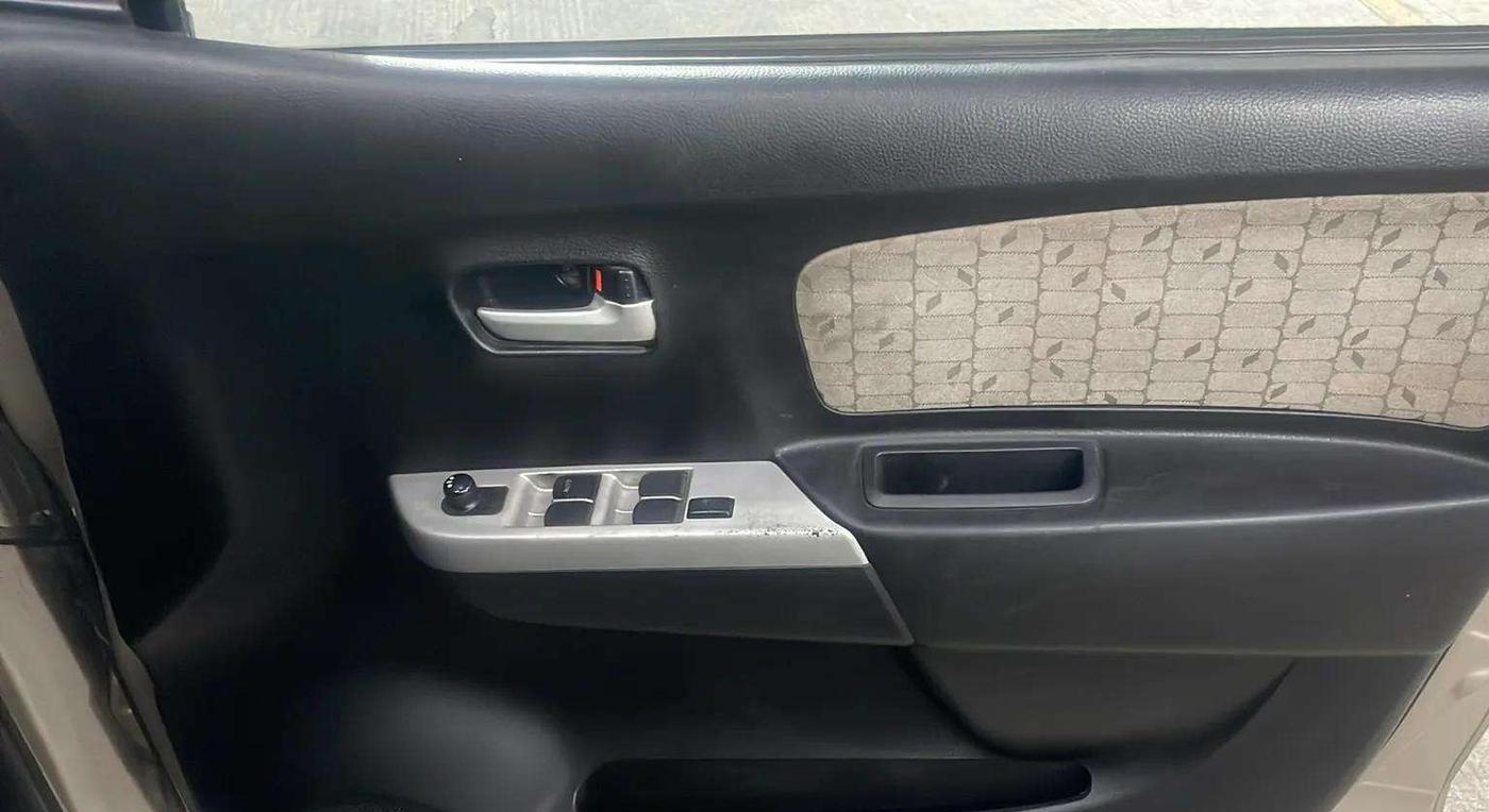 2016 Maruti Wagon R 1.0 VXI AMT, Petrol, Automatic, 55,182 km, Driver Side Door Panels Control
