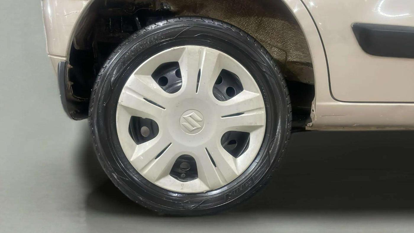2016 Maruti Wagon R 1.0 VXI AMT, Petrol, Automatic, 55,182 km, Right Rear Wheel