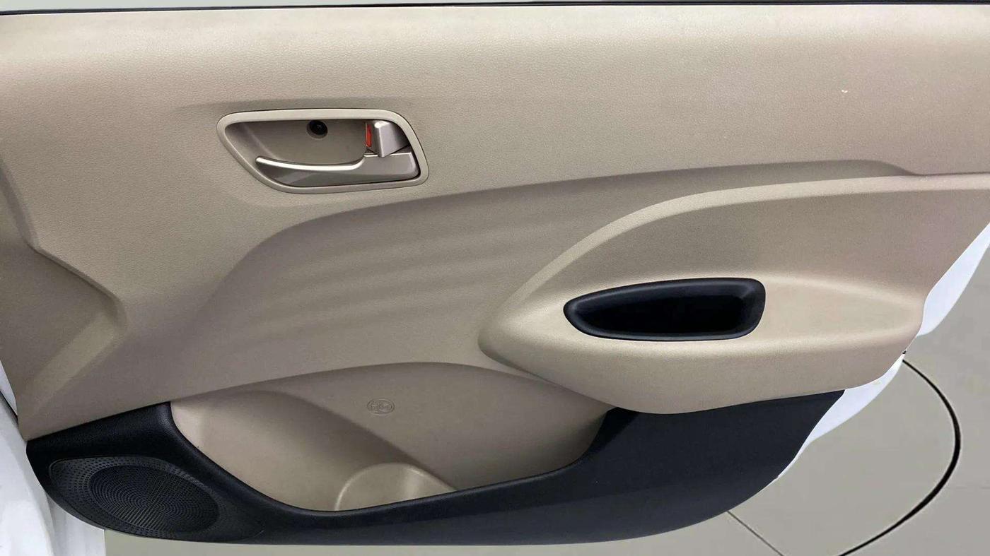 2019 Hyundai NEW SANTRO SPORTZ MT, Petrol, Manual, 33,002 km, Driver Side Door Panels Control