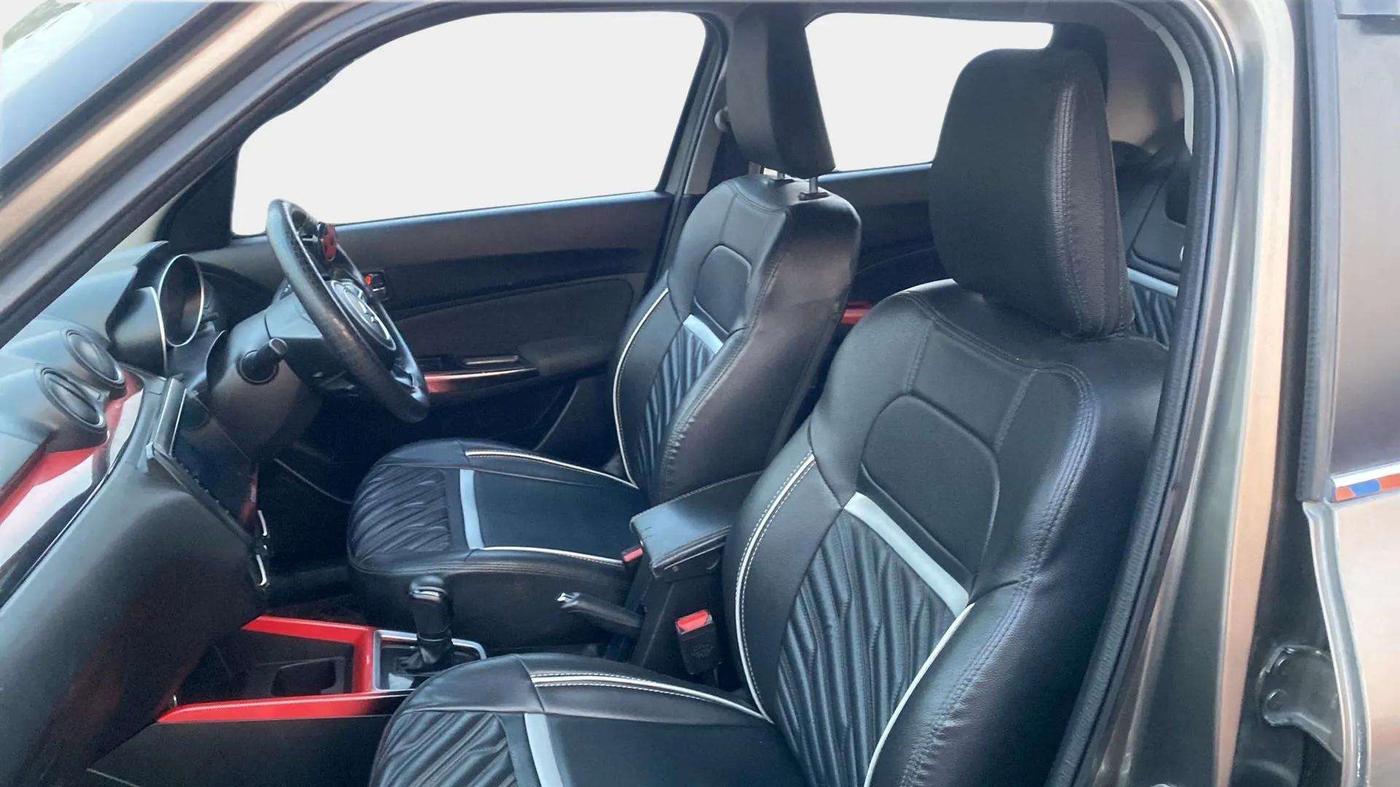 2022 Maruti Swift VXI AMT, Petrol, Automatic, 47,944 km, Right Side Front Door Cabin