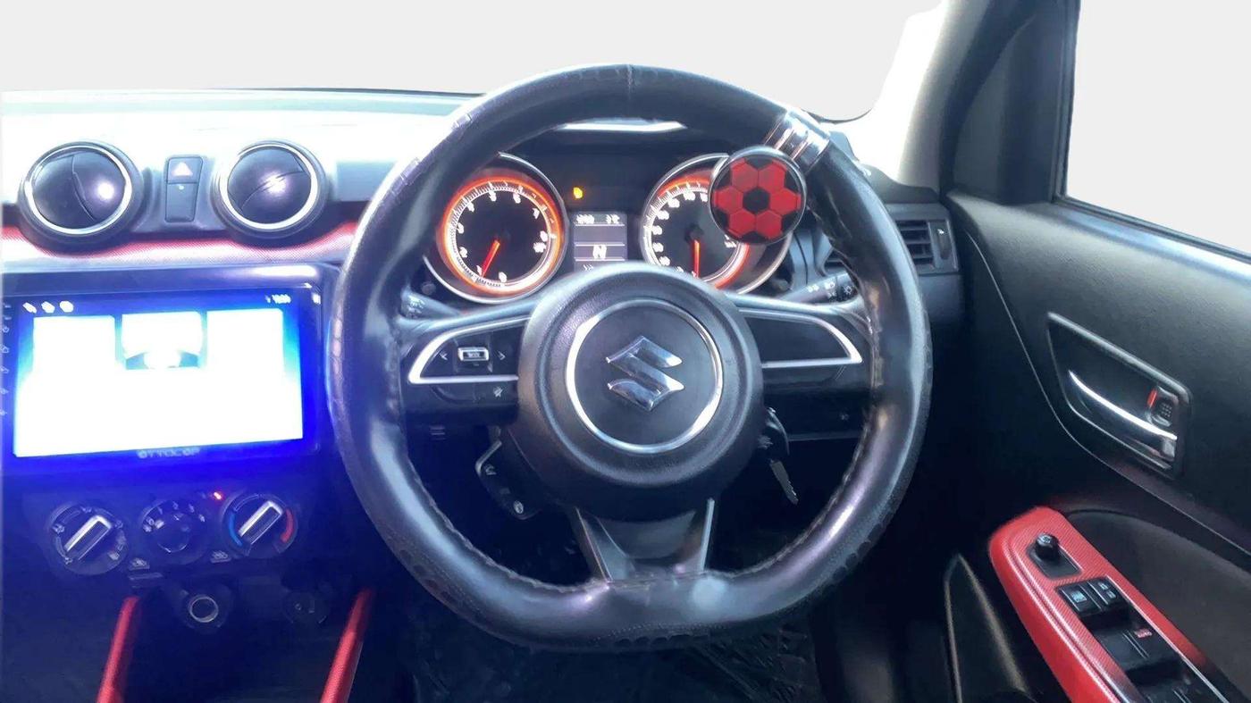2022 Maruti Swift VXI AMT, Petrol, Automatic, 47,944 km, Steering Wheel Close Up