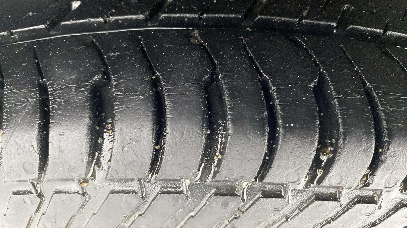 2016 Maruti Swift Dzire VXI, Petrol, Manual, 36,823 km, Right Rear Tyre Tread