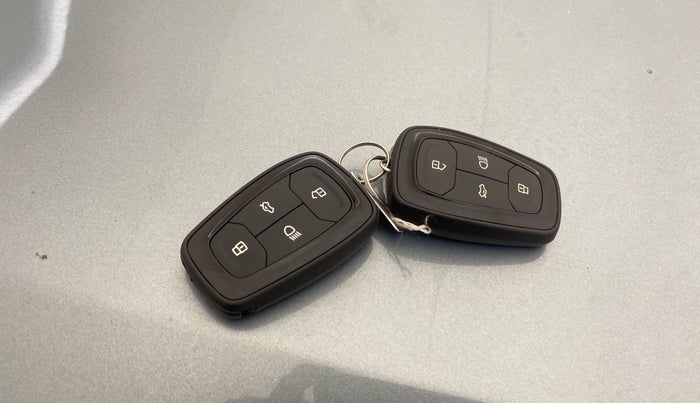 2023 Tata PUNCH CREATIVE  AMT, Petrol, Automatic, 27,386 km, Key Close Up