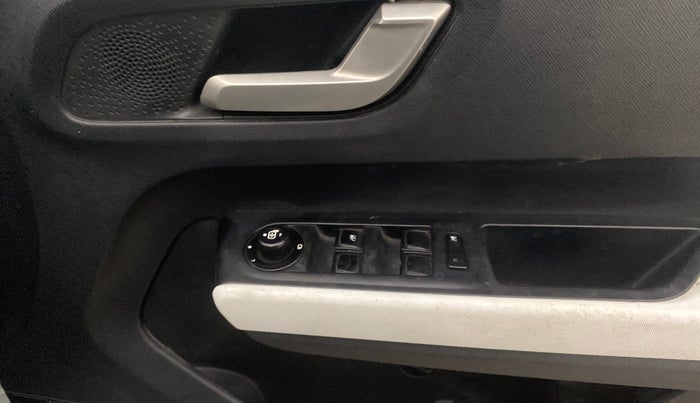 2023 Tata PUNCH CREATIVE  AMT, Petrol, Automatic, 27,386 km, Driver Side Door Panels Control