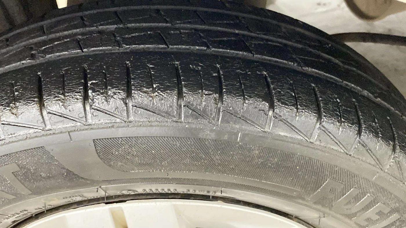 2019 Maruti Alto LXI, Petrol, Manual, 44,383 km, Left Front Tyre Tread