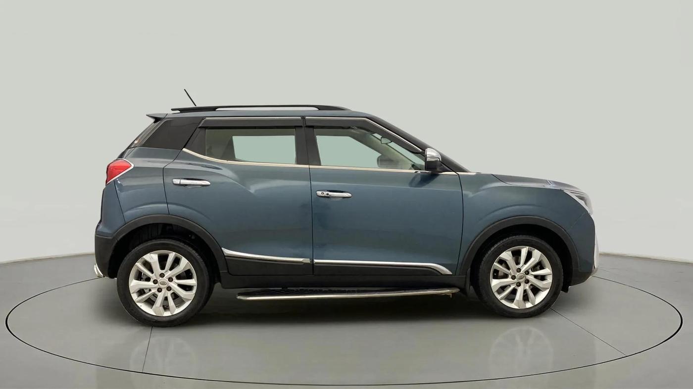 2020 Mahindra XUV300 W8 1.5 DIESEL AMT, Diesel, Automatic, 39,893 km, Right Side View