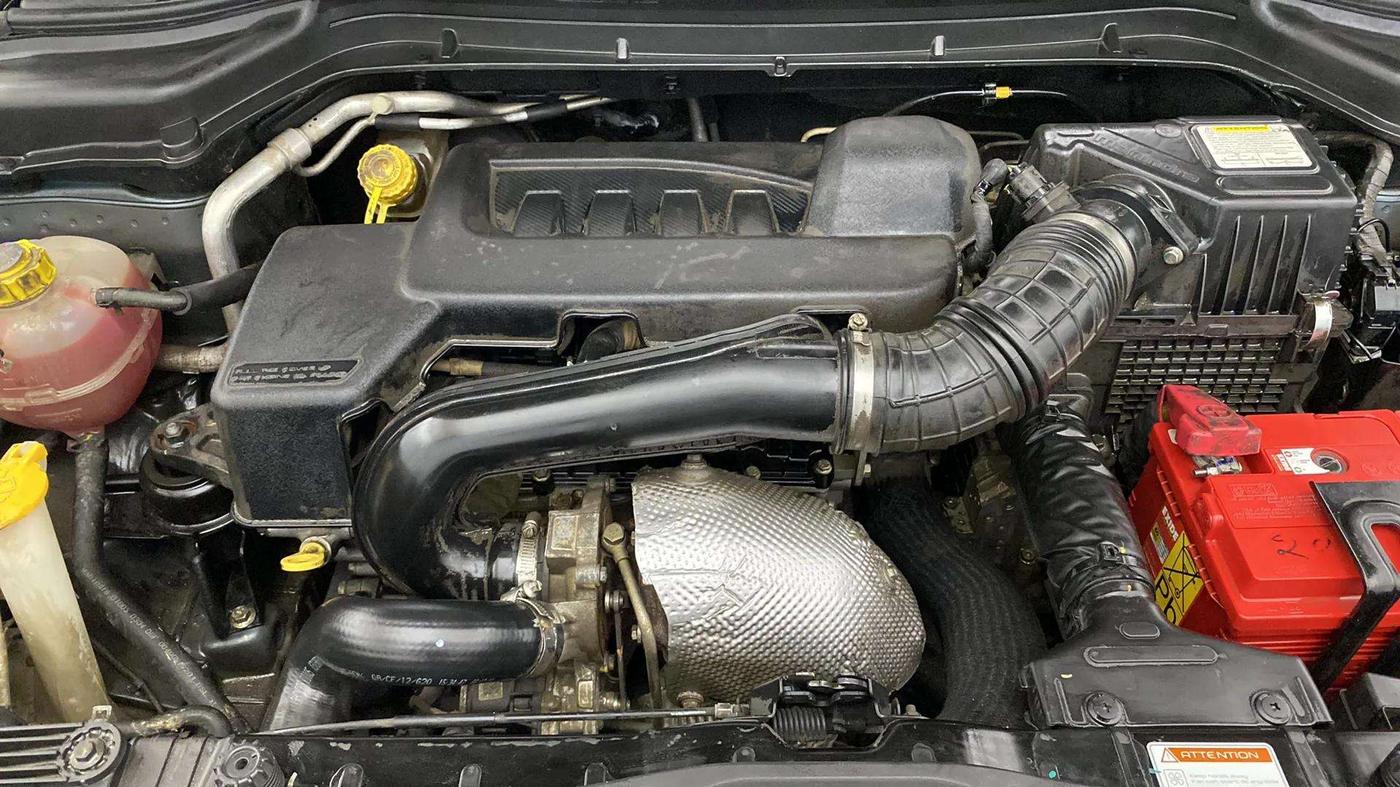 2020 Mahindra XUV300 W8 1.5 DIESEL AMT, Diesel, Automatic, 39,893 km, Engine View
