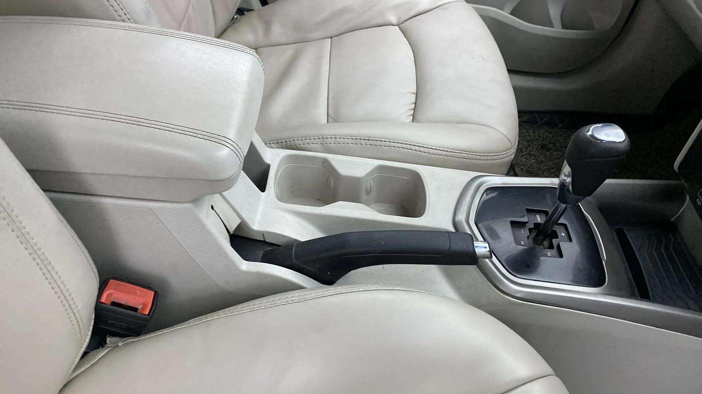 2020 Mahindra XUV300 W8 1.5 DIESEL AMT, Diesel, Automatic, 39,893 km, Gear Lever