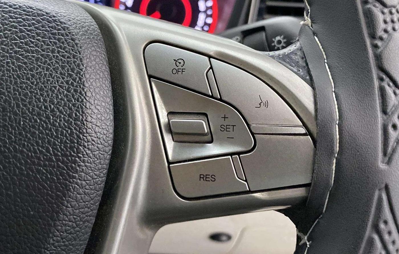 2020 Mahindra XUV300 W8 1.5 DIESEL AMT, Diesel, Automatic, 39,893 km, Adaptive Cruise Control