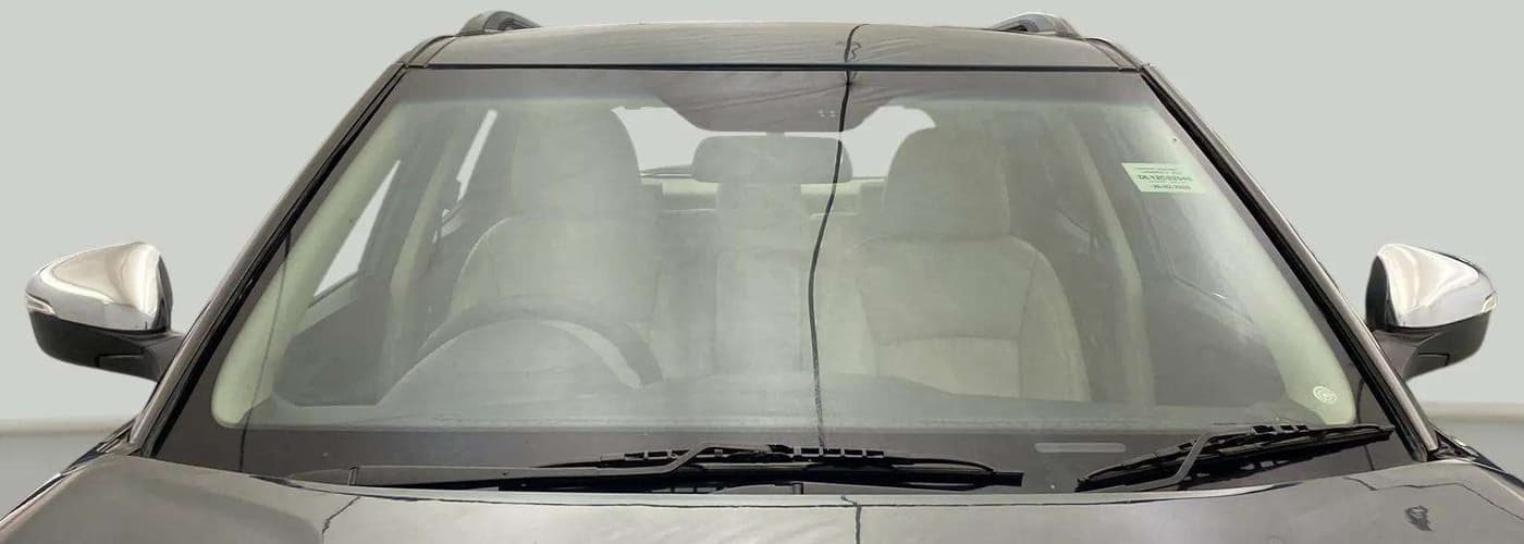 2020 Mahindra XUV300 W8 1.5 DIESEL AMT, Diesel, Automatic, 39,893 km, Front Windshield