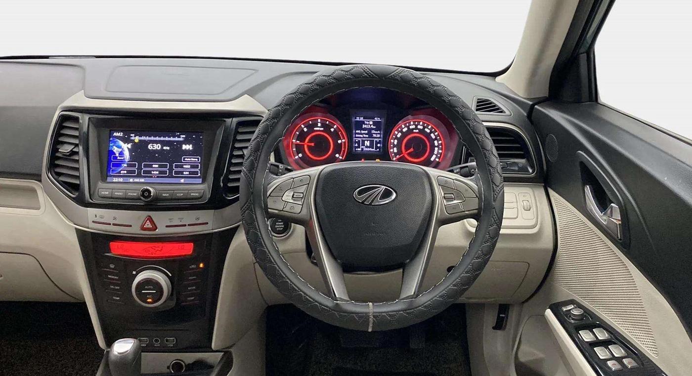 2020 Mahindra XUV300 W8 1.5 DIESEL AMT, Diesel, Automatic, 39,893 km, Steering Wheel Close Up