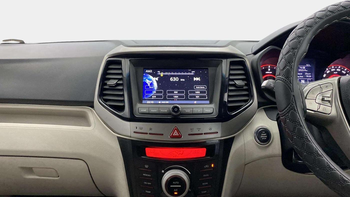 2020 Mahindra XUV300 W8 1.5 DIESEL AMT, Diesel, Automatic, 39,893 km, Air Conditioner