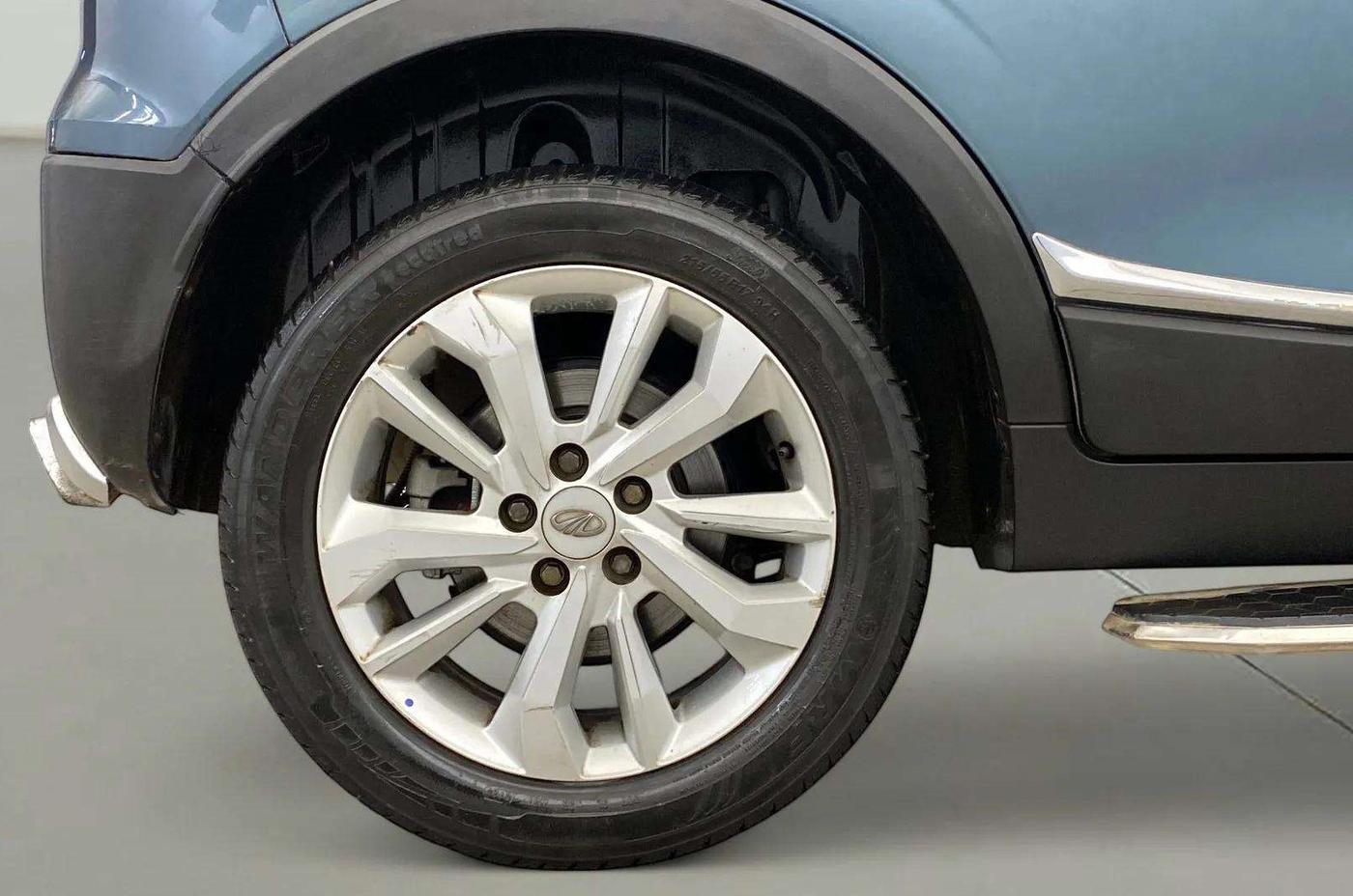 2020 Mahindra XUV300 W8 1.5 DIESEL AMT, Diesel, Automatic, 39,893 km, Right Rear Wheel