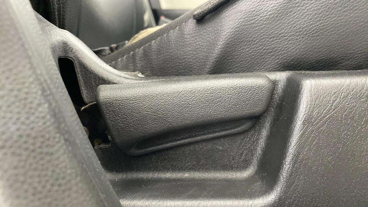 2022 Maruti Alto LXI O, Petrol, Manual, 21,377 km, Driver Side Adjustment Panel