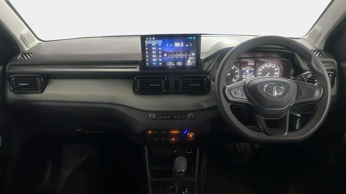 2023 Tata PUNCH ADVENTURE AMT, Petrol, Automatic, 31,690 km, Dashboard