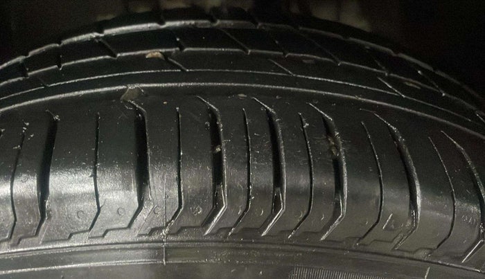 2023 Tata PUNCH ADVENTURE AMT, Petrol, Automatic, 31,690 km, Left Front Tyre Tread