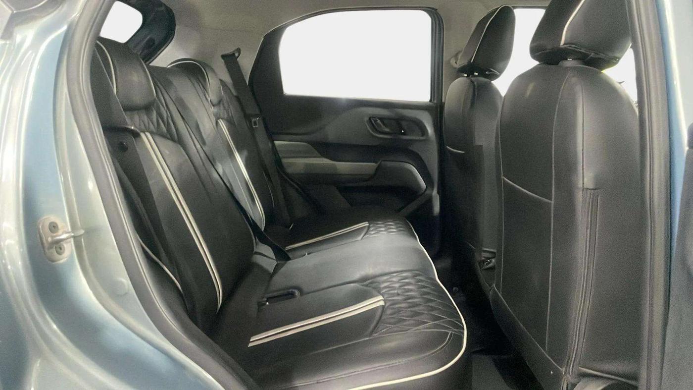 2023 Tata PUNCH ADVENTURE AMT, Petrol, Automatic, 31,690 km, Right Side Rear Door Cabin