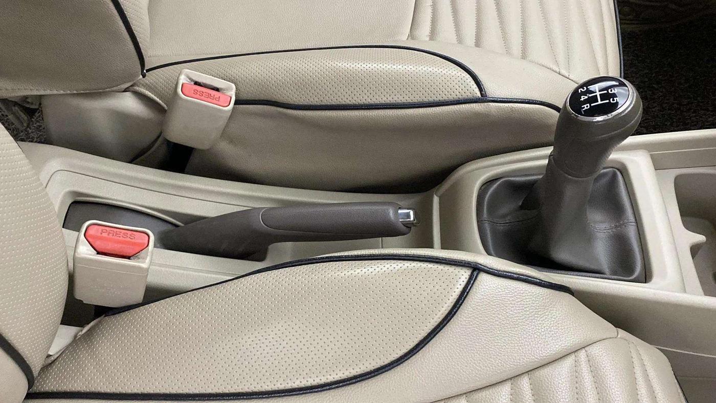 2019 Maruti Ertiga VXI SHVS, Petrol, Manual, 49,567 km, Gear Lever