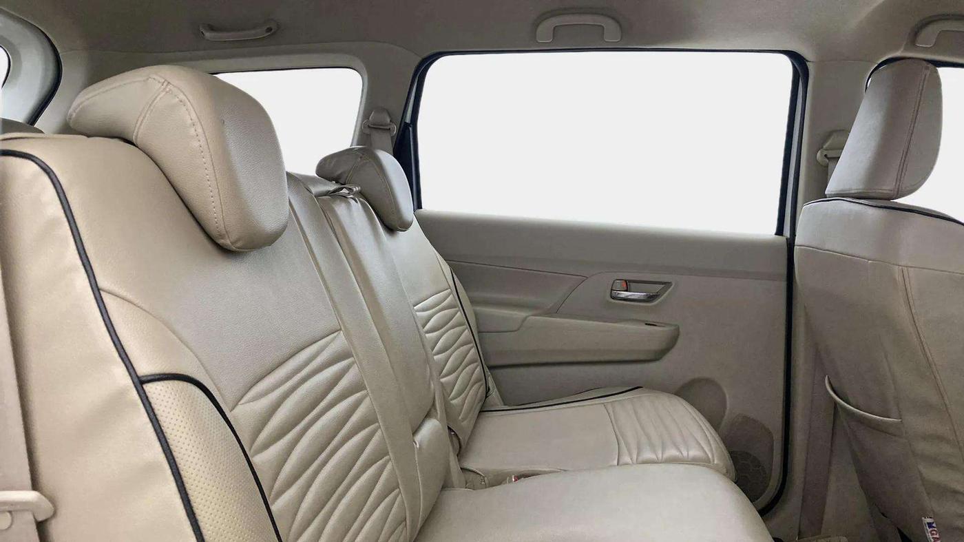 2019 Maruti Ertiga VXI SHVS, Petrol, Manual, 49,567 km, Right Side Rear Door Cabin