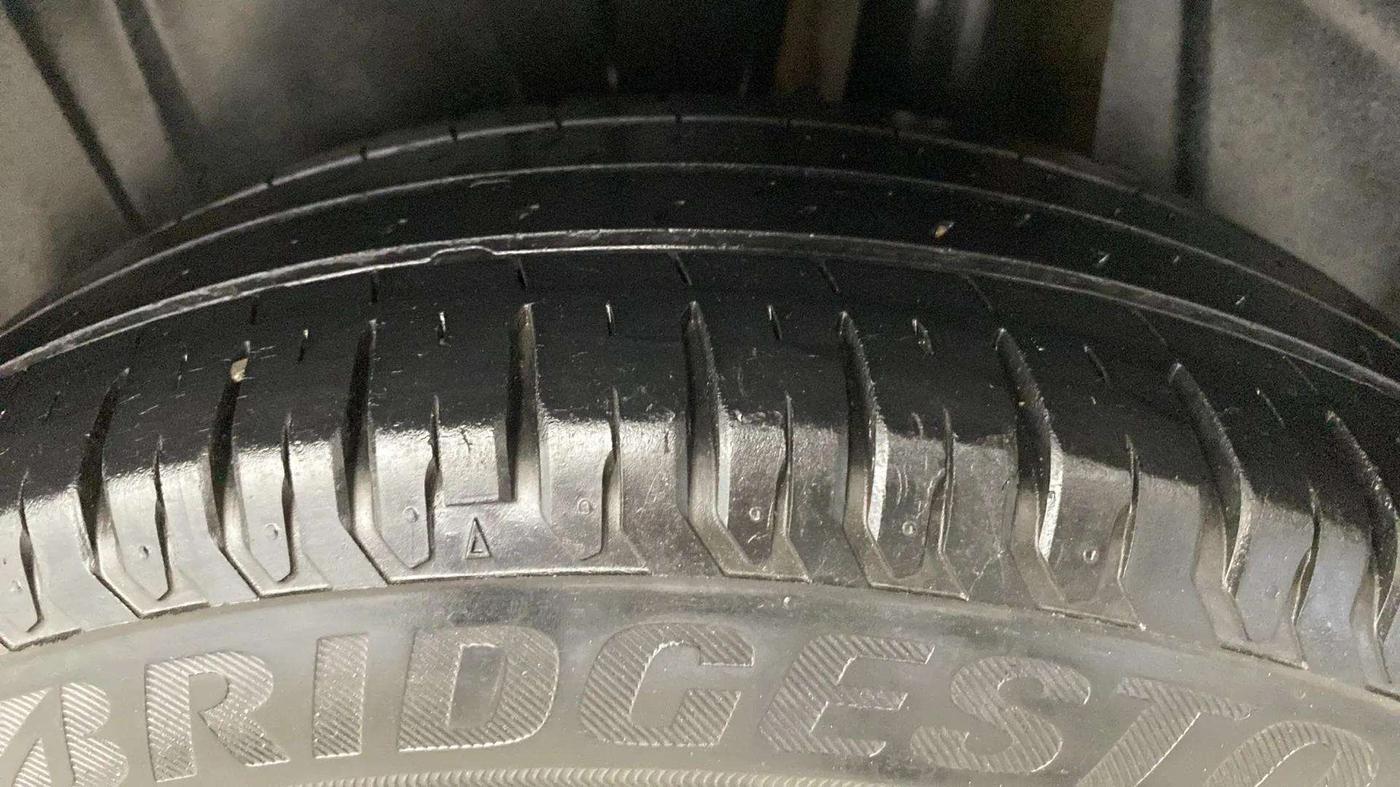 2019 Maruti Ertiga VXI SHVS, Petrol, Manual, 49,567 km, Left Rear Tyre Tread