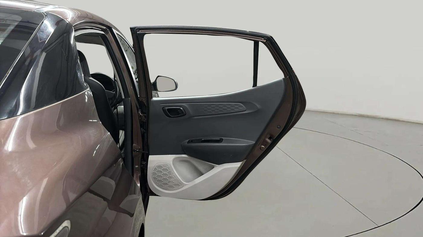 2020 Hyundai AURA S 1.2 CNG, CNG, Manual, 72,659 km, RHS Rear Door
