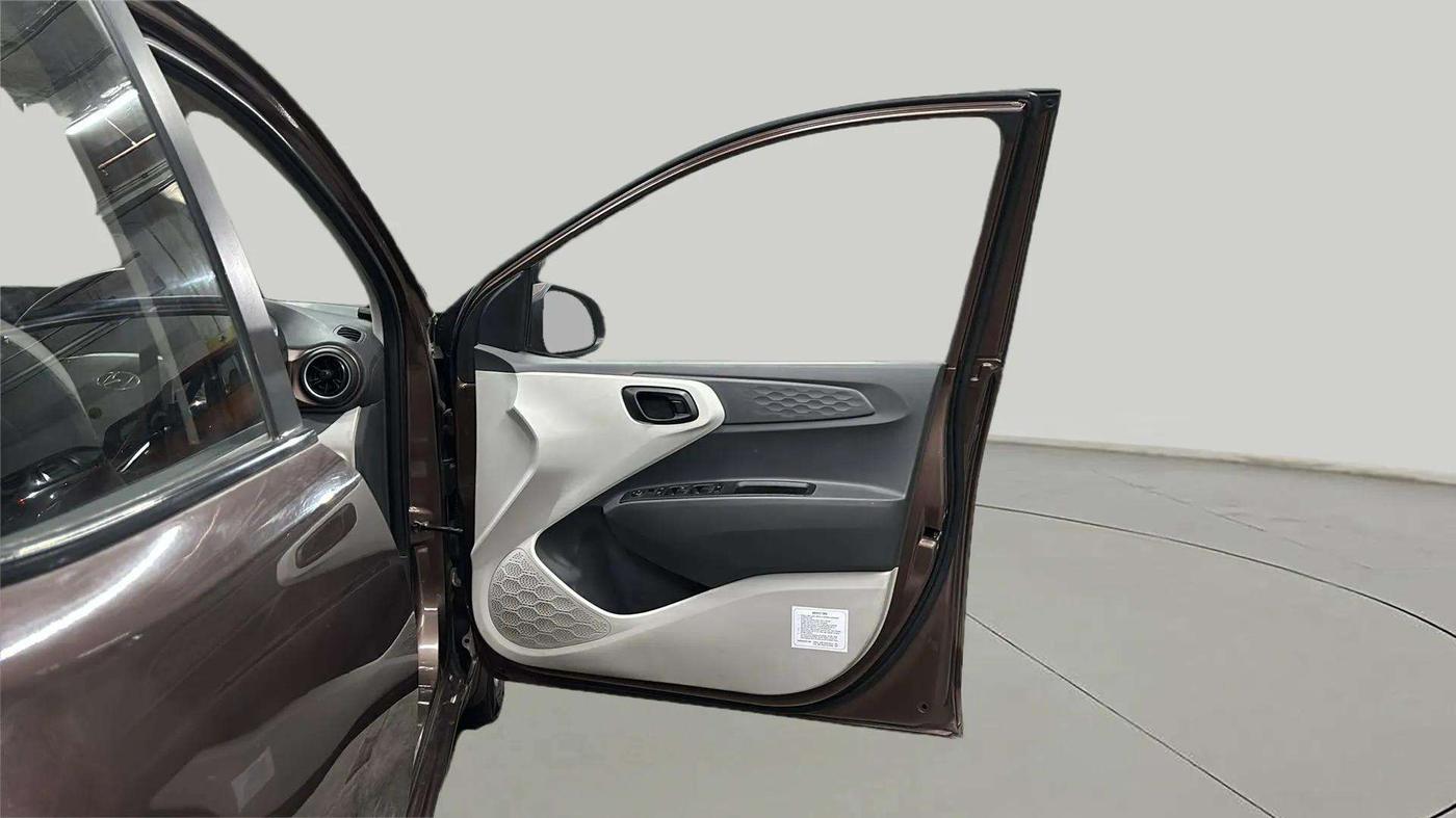 2020 Hyundai AURA S 1.2 CNG, CNG, Manual, 72,659 km, RHS Front Door