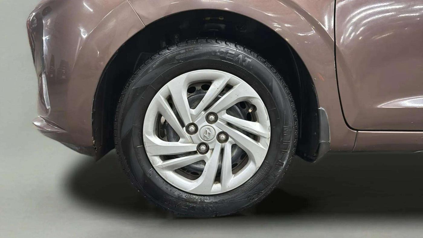 2020 Hyundai AURA S 1.2 CNG, CNG, Manual, 72,659 km, Left Front Wheel