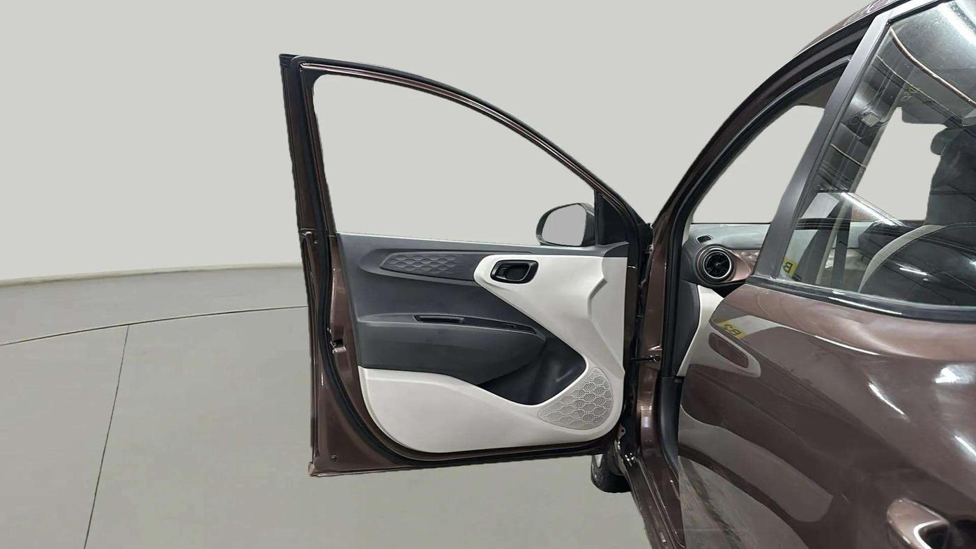 2020 Hyundai AURA S 1.2 CNG, CNG, Manual, 72,659 km, LHS Front Door