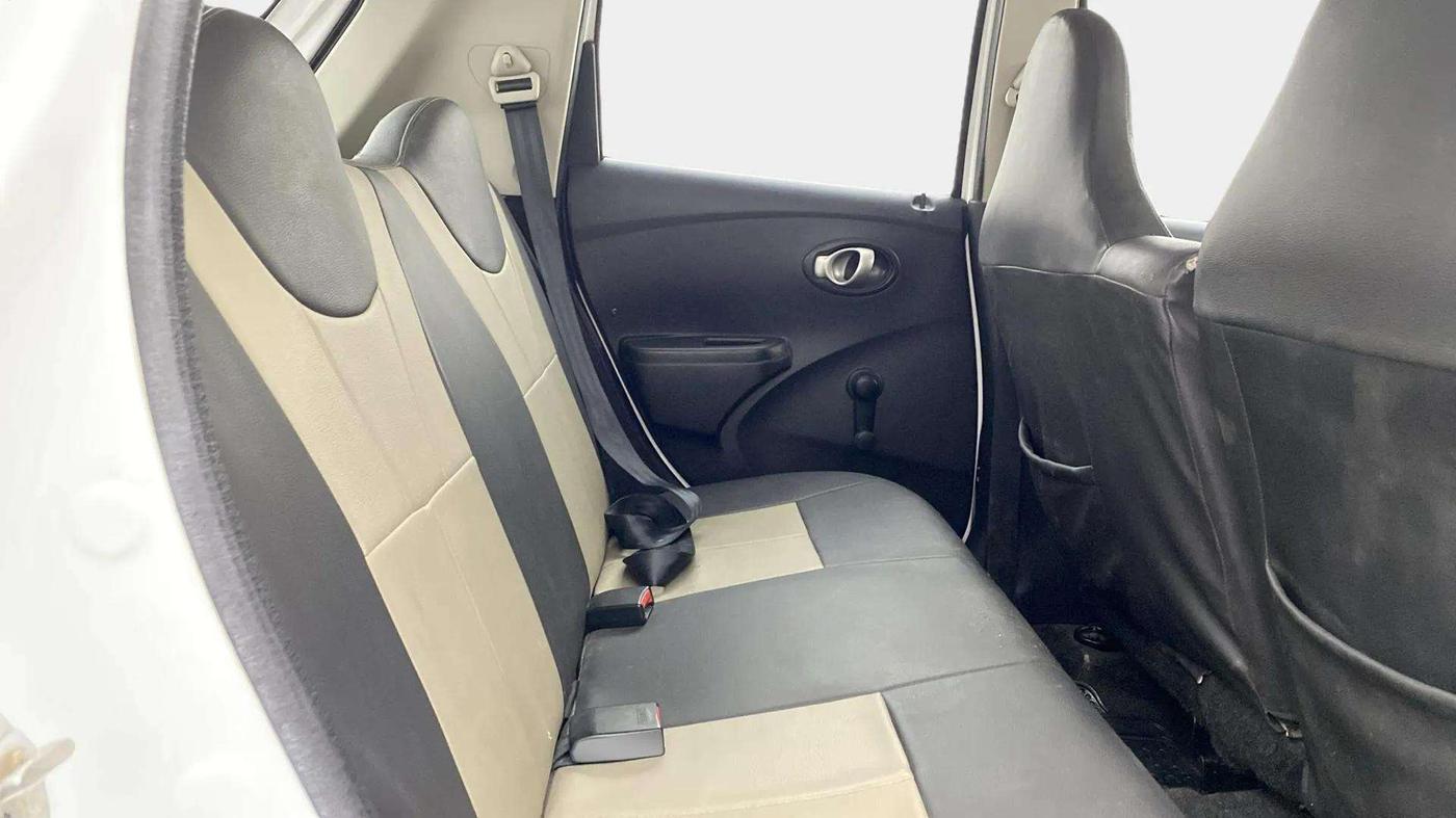 2018 Datsun Go T, Petrol, Manual, 28,251 km, Right Side Rear Door Cabin
